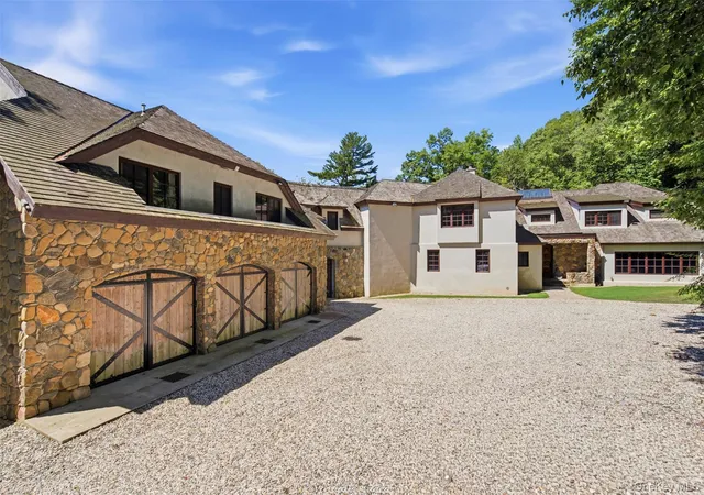 5th image of 36 Spring St, Huntington, NY 11724 | MLS# 1023535