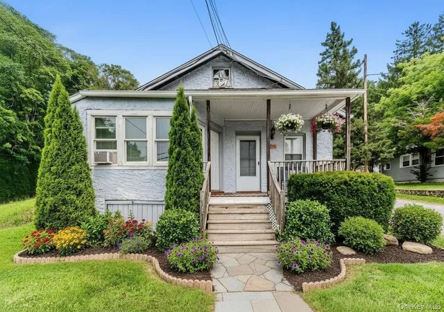1st image of 378 E Main St, Jefferson Valley, NY 10535 | MLS# 1023572
