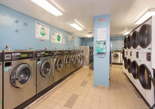 2nd image of 85-15 Main St, Jamaica, NY 11435