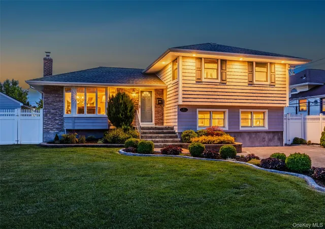 1st image of 27 Nottinghill Dr, Massapequa, NY 11758 | MLS# 1023578