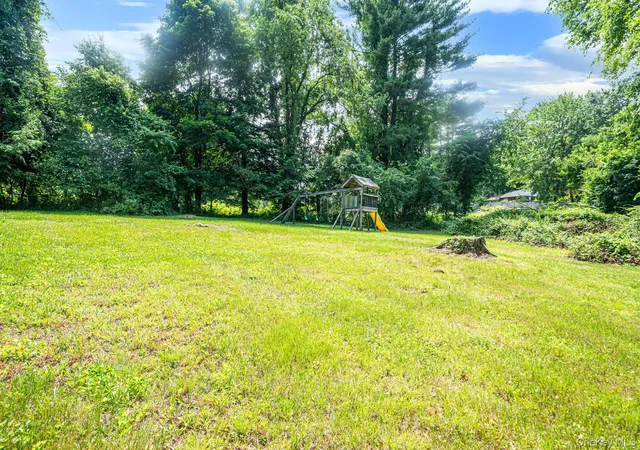 Photo 3 of Single family home for sale at 917 Drewville Rd, Brewster, NY 10509 | MLS# 1023579 | Listing updated on 2026-07-12