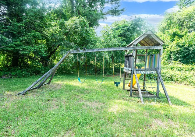 Photo 3 of Single family home for sale at 917 Drewville Rd, Brewster, NY 10509 | MLS# 1023579 | Listing updated on 2026-07-12