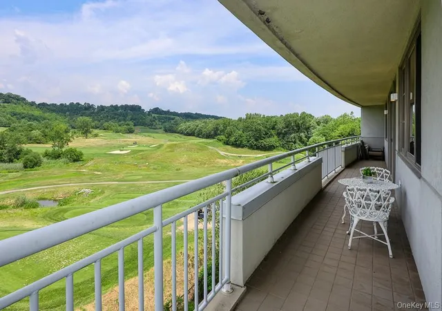 Photo 2 of Sale Pending at 100 Harborview Dr #301, North Hempstead, NY 11050 | MLS# 1023581 | Listing updated on 2026-08-25
