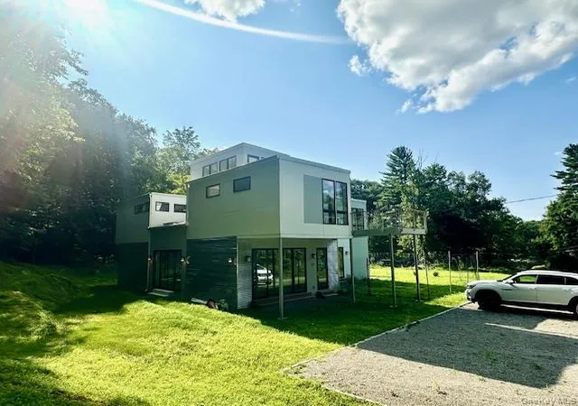Photo 1 of Single family home for sale at 32 Brook Ln, Cortlandt Manor, NY 10567 | MLS# 1023596 | Listing updated on 2026-07-21