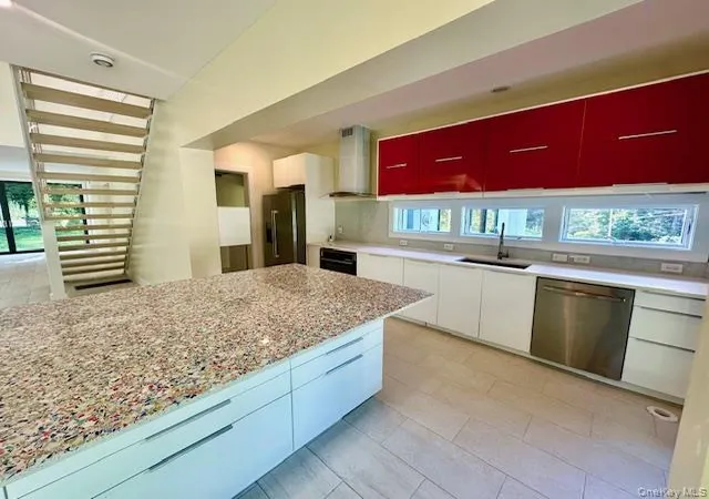 Photo 4 of Single family home for sale at 32 Brook Ln, Cortlandt Manor, NY 10567 | MLS# 1023596 | Listing updated on 2026-07-21