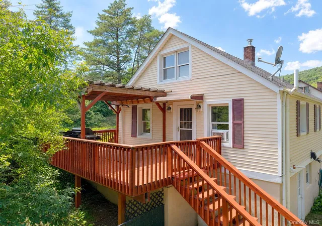 Photo 4 of Sale Pending at 11 Garrison Rd, Highlands, NY 10928 | MLS# 1023600 | Listing updated on 2026-08-26