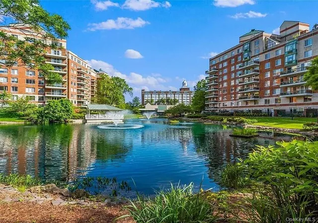 2nd image of 100 Hilton Ave #417, Garden City, NY 11530 | MLS# 1023624