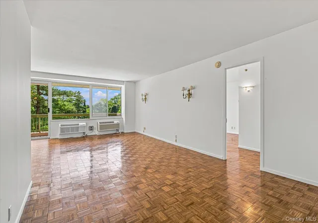3rd image of 100 Hilton Ave #417, Garden City, NY 11530 | MLS# 1023624