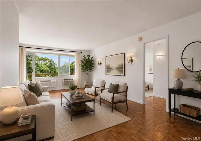 4th image of 100 Hilton Ave #417, Garden City, NY 11530 | MLS# 1023624