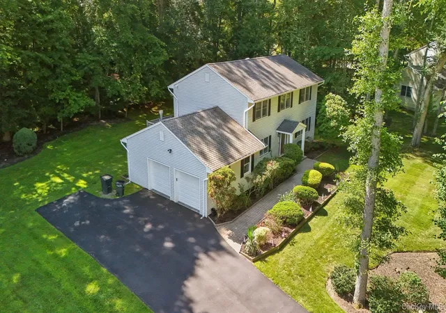 Homes for sale in Orangetown, NY | 425 White Oak Rd, Orangetown, NY 10964 | MLS# 1023680
