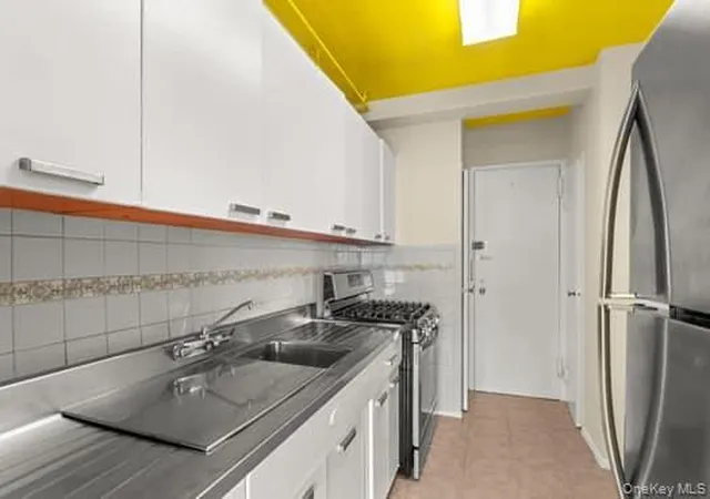 4th image of 4 Fordham Hill Oval #12B, New York, NY 10468 | MLS# 1023688