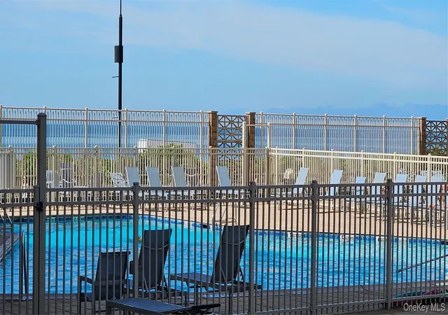 3rd image of 450 Shore Rd, Hempstead, NY 11550