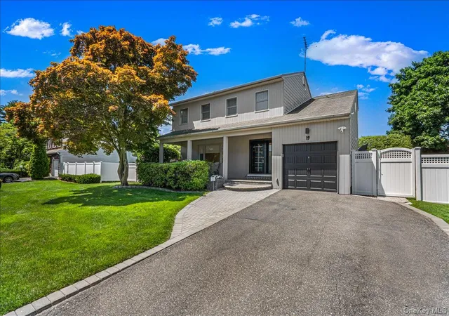 2nd image of 19 Evon Dr, Oyster Bay, NY 11791 | MLS# 1023692