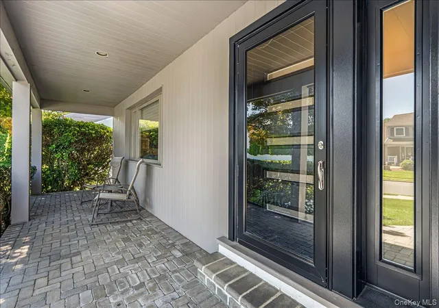 3rd image of 19 Evon Dr, Oyster Bay, NY 11791 | MLS# 1023692