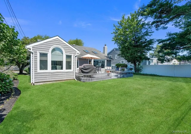 Homes for sale in Oyster Bay, NY | 3 Nora Ln, Oyster Bay, NY 11803 | MLS# 1023705