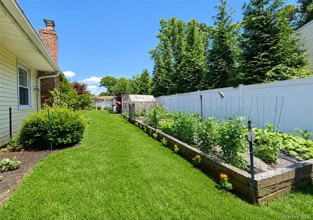 28th image of 15 Seabrook Ln, Brookhaven, NY 11790 | MLS# 1023707