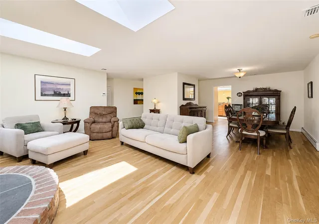 4th image of 15 Seabrook Ln, Brookhaven, NY 11790 | MLS# 1023707