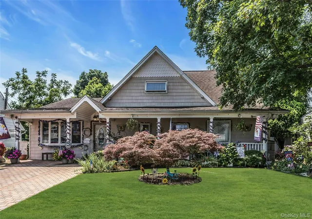Photo 1 of Single family home for sale at 18 Hedge Ln, Hempstead, NY 11590 | MLS# 1023718 | Listing updated on 2026-10-06