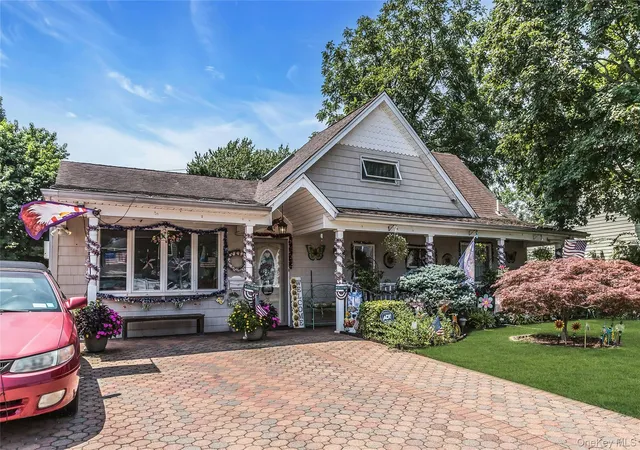 2nd image of 18 Hedge Ln, Hempstead, NY 11590 | MLS# 1023718