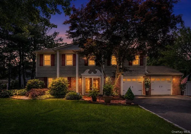 3rd image of 98 Florida Ave, Smithtown, NY 11725 | MLS# 1023724
