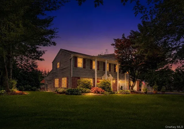 4th image of 98 Florida Ave, Smithtown, NY 11725 | MLS# 1023724