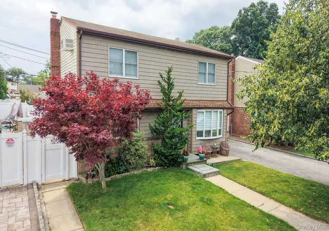 3rd image of 1005 Ferngate Dr, Hempstead, NY 11010 | MLS# 1023727