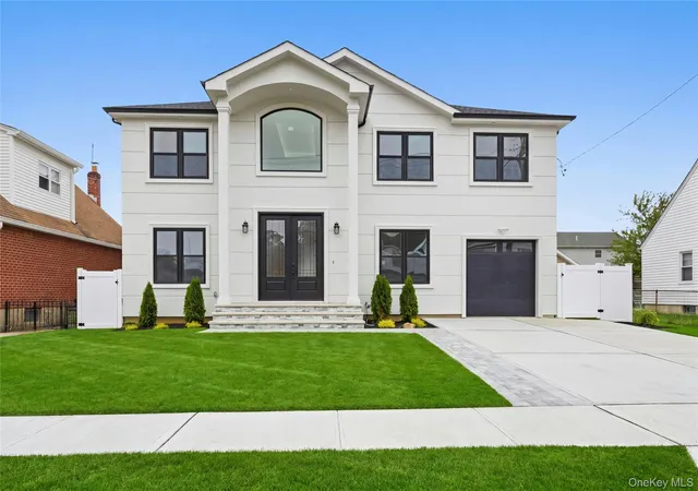 Homes for sale in North Hempstead, NY | 1104 Washington Ave, North Hempstead, NY 11590 | MLS# 1023735