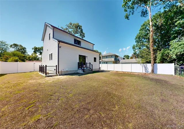 25th image of 39 Surrey Dr, Center Moriches, NY 11934 | MLS# 1023740