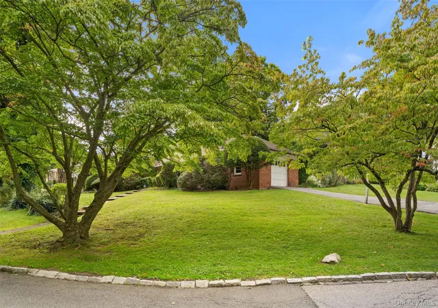 Photo 2 of Sale Pending at 418 Read Ave, Yonkers, NY 10707 | MLS# 1023742 | Listing updated on 2026-10-01