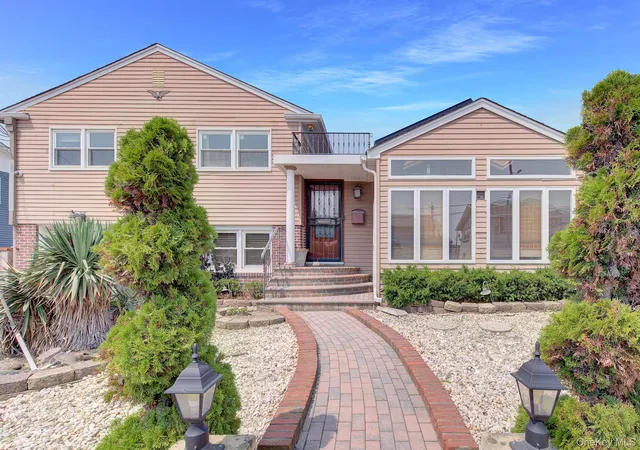 Photo 2 of Single family home for sale at 24 Pinehurst St, Lido Beach, NY 11561 | MLS# 1023744 | Listing updated on 2026-08-14