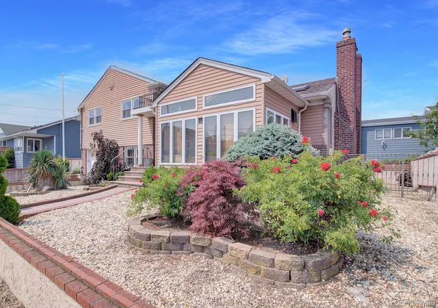 Photo 3 of Single family home for sale at 24 Pinehurst St, Lido Beach, NY 11561 | MLS# 1023744 | Listing updated on 2026-08-14