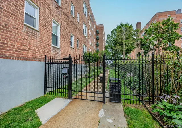 5th image of 22 Mulford, Hempstead, NY 11550
