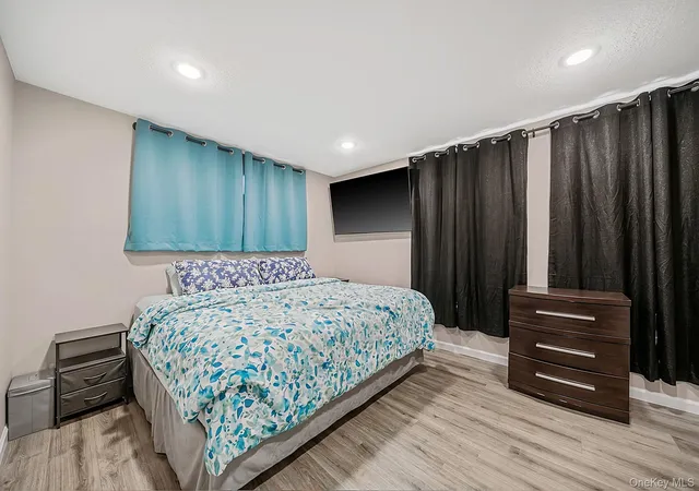 Photo 3 of Single family home for sale at 28 High St, Oyster Bay, NY 11735 | MLS# 1023778 | Listing updated on 2026-09-13
