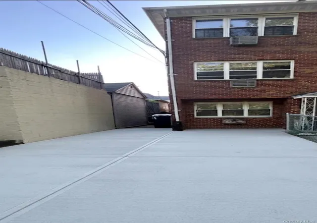 2nd image of 1011 Throggs Neck Expy, Bronx, NY 10465 | MLS# 1023791