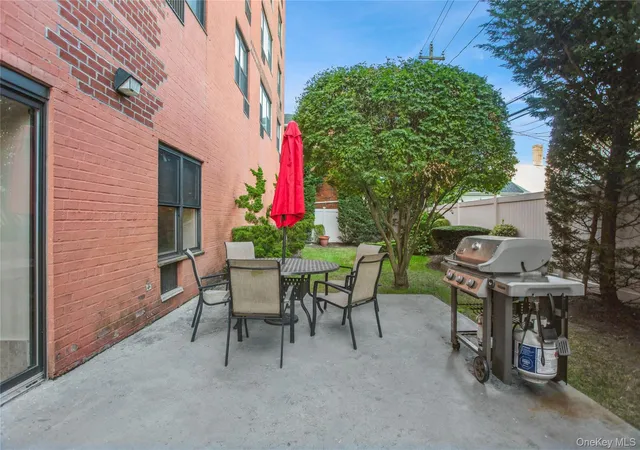 2nd image of 333 Broadway, Long Beach, NY 11561