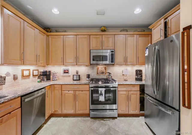 Homes for sale in Yorktown, NY | 427 Trump Park #427A, Yorktown, NY 10588 | MLS# 1023798