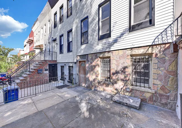 Homes for sale in New York, NY | 1219 Decatur St, New York, NY 11207 | MLS# 1023803