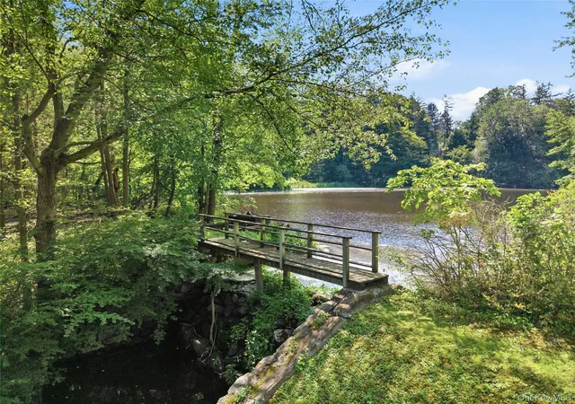 Photo 3 of Sale Pending at 18 Salem Rd, Bedford, NY 10576 | MLS# 1023810 | Listing updated on 2026-09-29