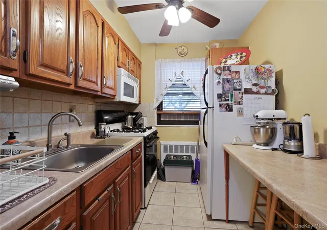 Listing Photo 4 - Condo for sale in building located at 155-45 81St St, New York, NY 11414 - Unit #18