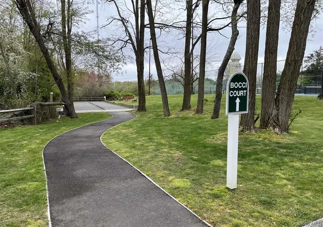 Listing Photo 2 - Condo for sale in building located at 824 Birchwood Park Dr, Brookhaven, NY 11953 - Unit #