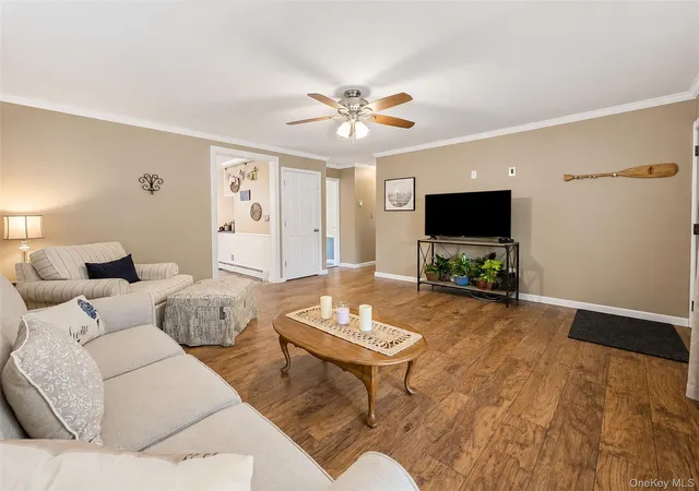 4th image of 19 Evy Ct, Islip, NY 11782 | MLS# 1023822