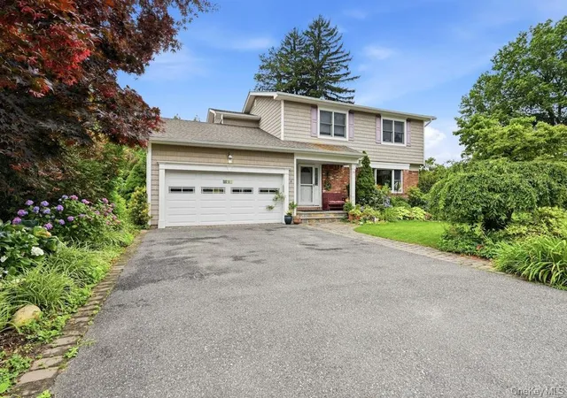 Homes for sale in Oyster Bay, NY | 23 Maryetta Ct, Oyster Bay, NY 11791 | MLS# 1023828