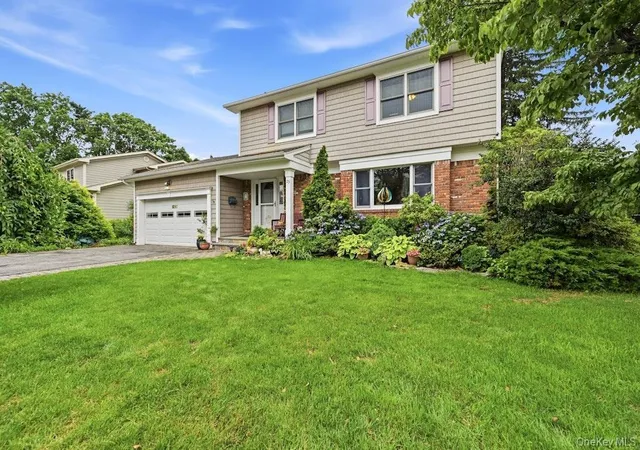 Homes for sale in Oyster Bay, NY | 23 Maryetta Ct, Oyster Bay, NY 11791 | MLS# 1023828