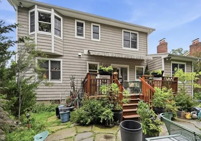 Homes for sale in Oyster Bay, NY | 23 Maryetta Ct, Oyster Bay, NY 11791 | MLS# 1023828