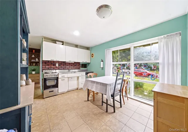 Homes for sale in Hempstead, NY | 161 Duckpond Dr N, Hempstead, NY 11793 | MLS# 1023886