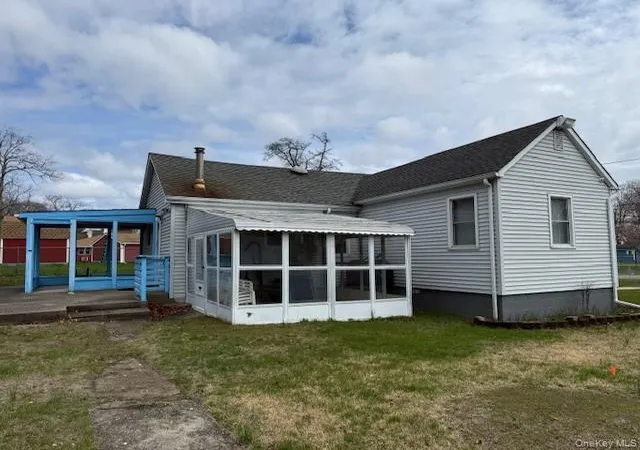 5th image of 128 Maywood Dr, Mastic Beach, NY 11951 | MLS# 1023898