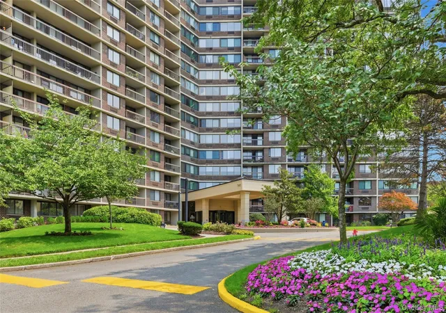 Photo 2 of Sale Pending at 2 Bay Clb Dr #11A, Bayside, NY 11360 | MLS# 1023900 | Listing updated on 2026-08-19