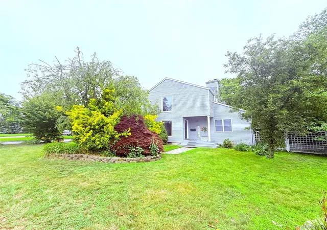 2nd image of 523 Hellwig Ln, Islip, NY 11795 | MLS# 1023911