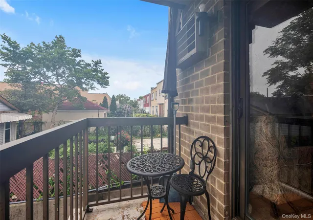 Homes for sale in New York, NY | 5536 69th Pl #R3, New York, NY 11378 | MLS# 1023923