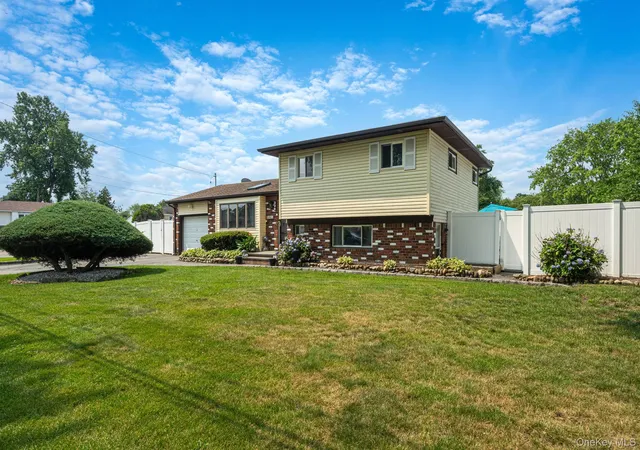 1st image of 336 W 23rd St, Babylon, NY 11729 | MLS# 1023928